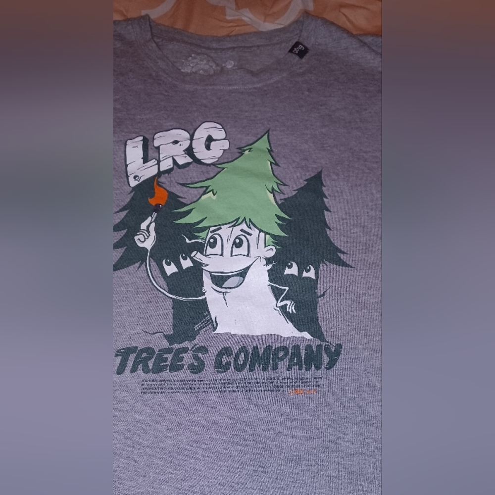 lrg screen  print shirt